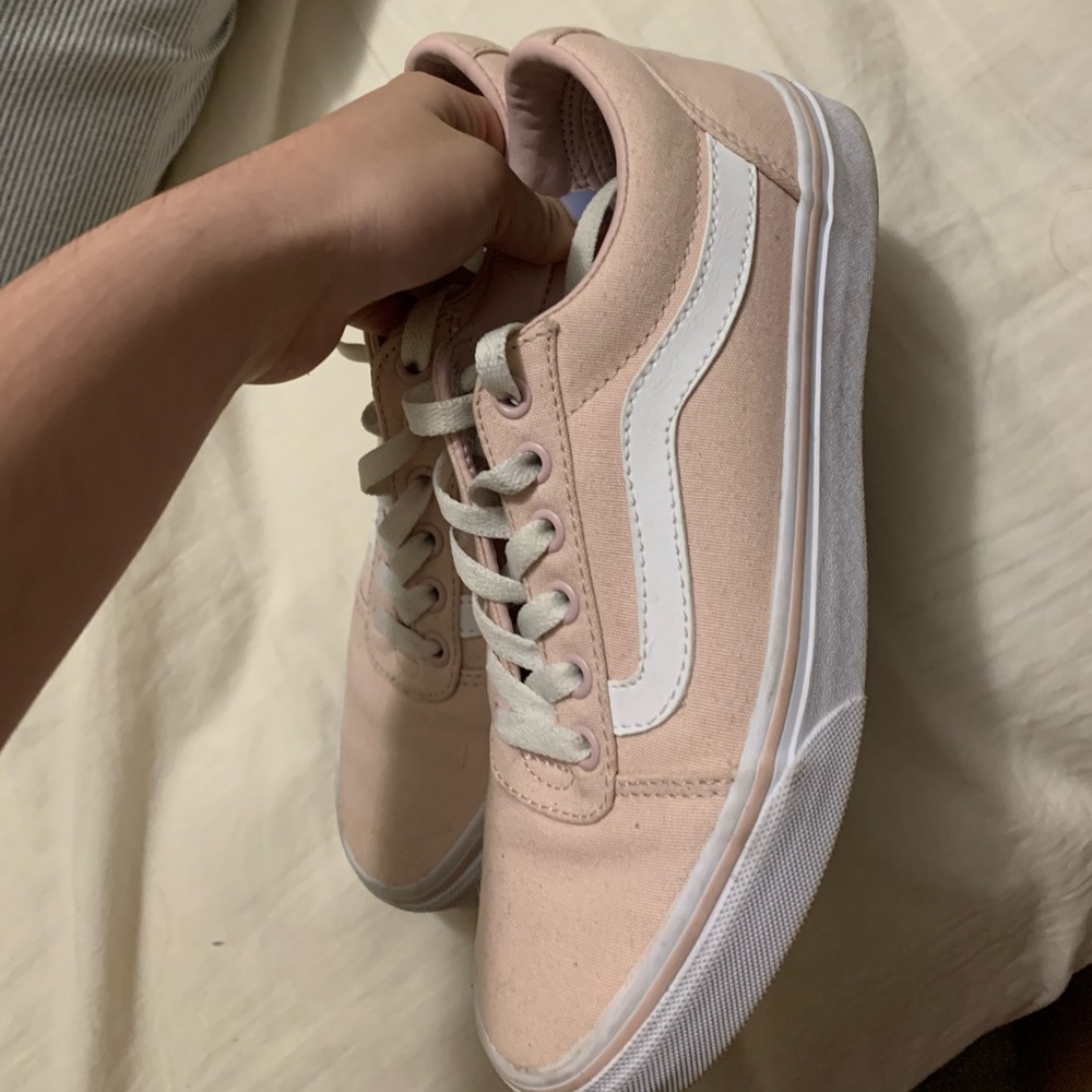vans.